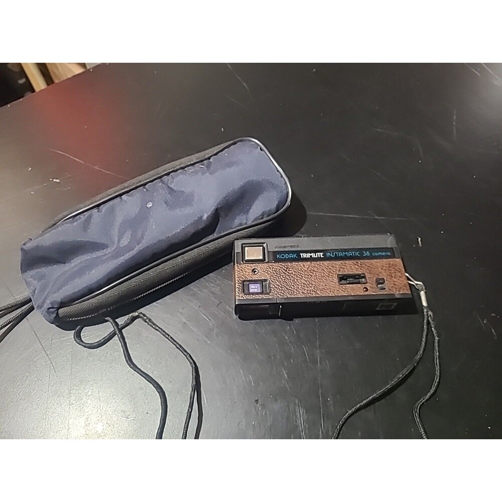 Kodak Trimlite Instamatic 38 Camera. untested. Camera and bag